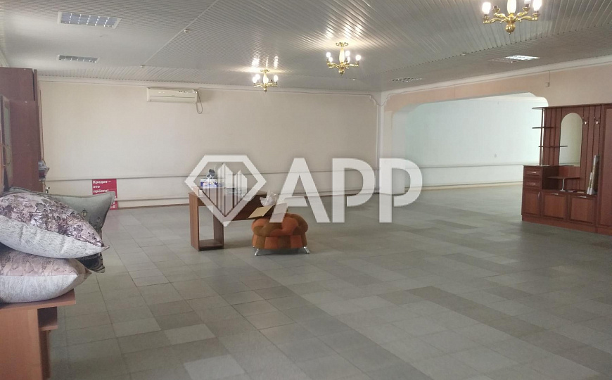 Сдам торговое помещение, 208 м² фото