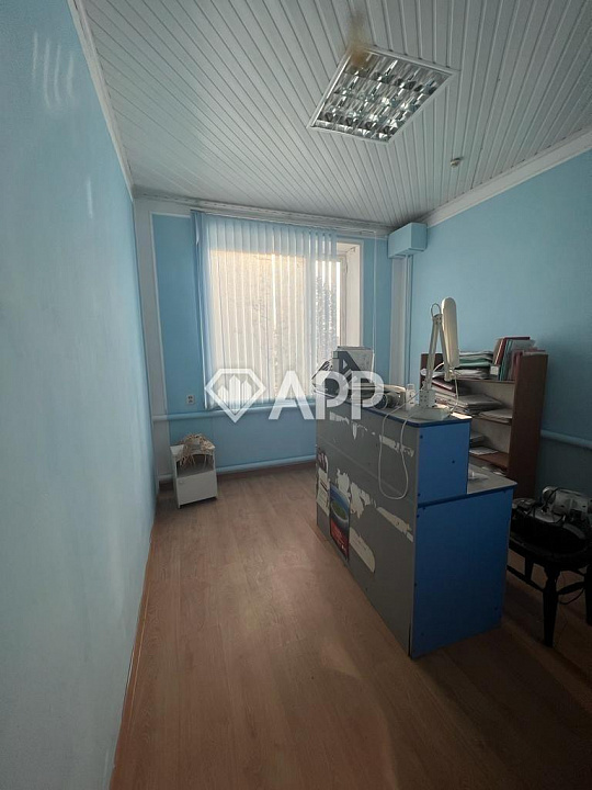 Сдам торговое помещение, 208 м² фото