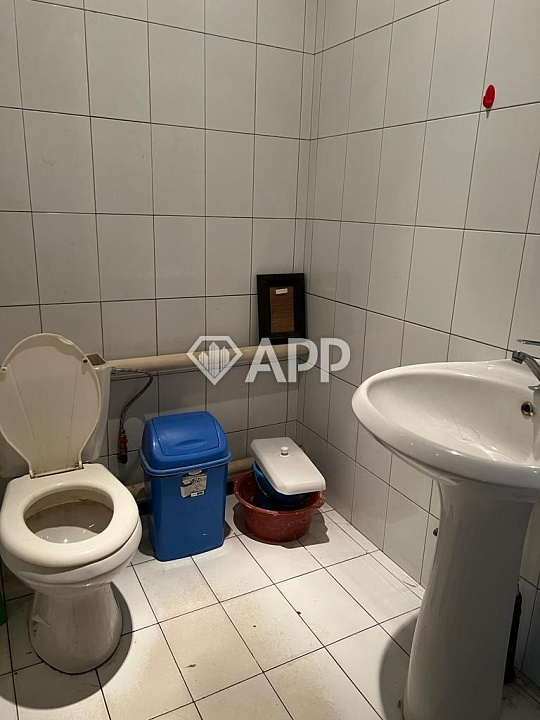 Сдам торговое помещение, 208 м² фото