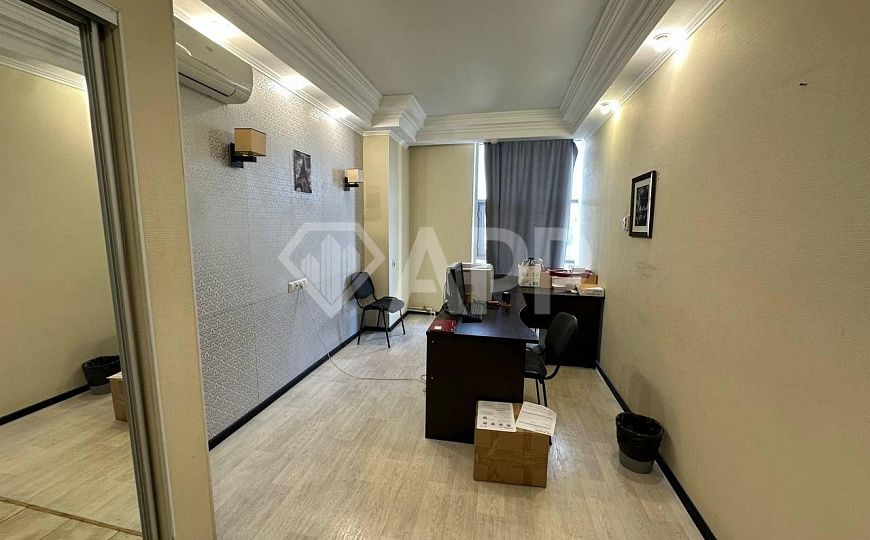 Продажа помещения свободного назначения 471м2 в центре города фото