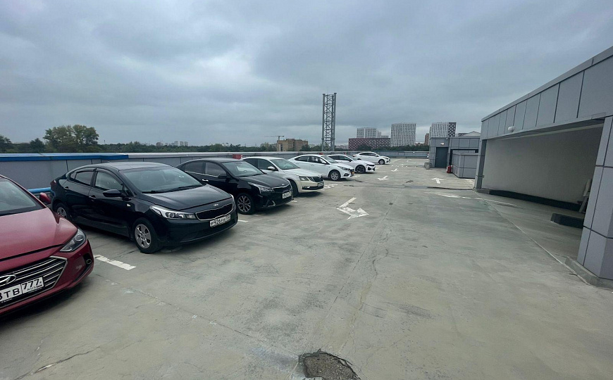 33 парковочных места в БЦ НА НОВОЙ, 396 м² фото