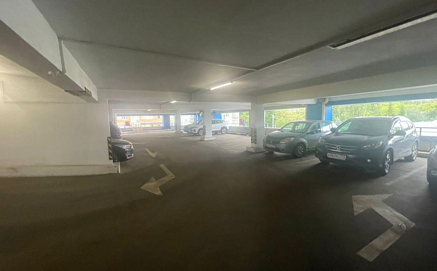 33 парковочных места в БЦ НА НОВОЙ, 396 м² фото