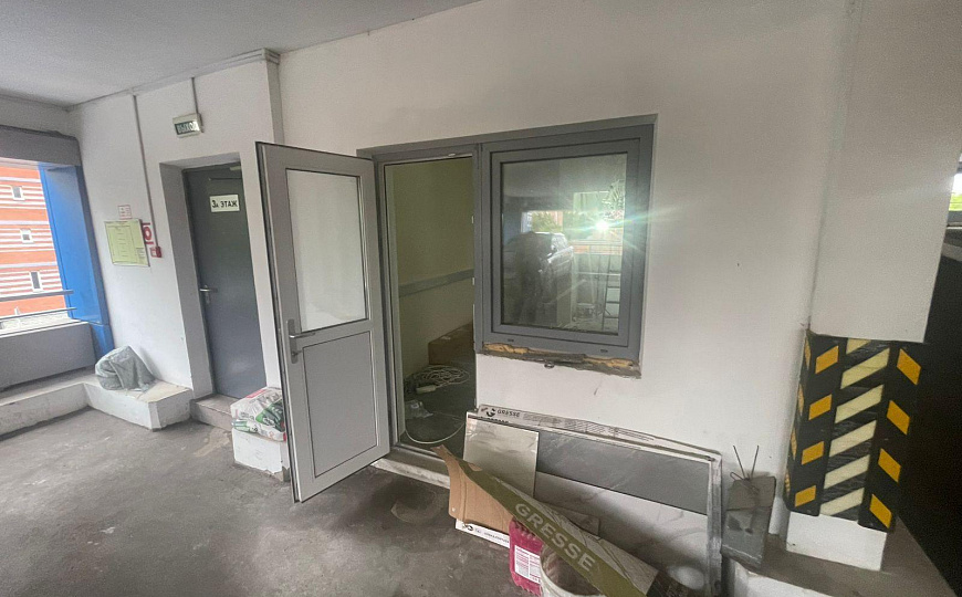 33 парковочных места в БЦ НА НОВОЙ, 396 м² фото