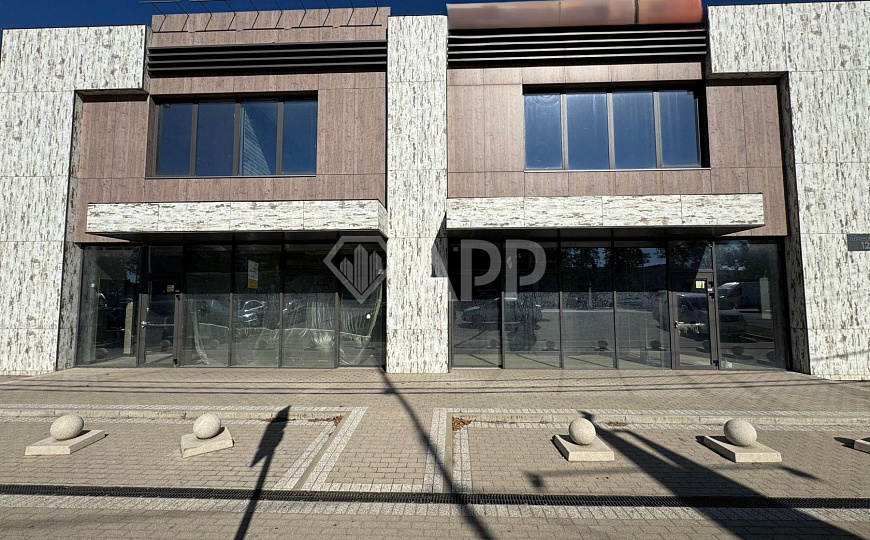 Сдаю отдельно-стоящее здание, 300 м² фото