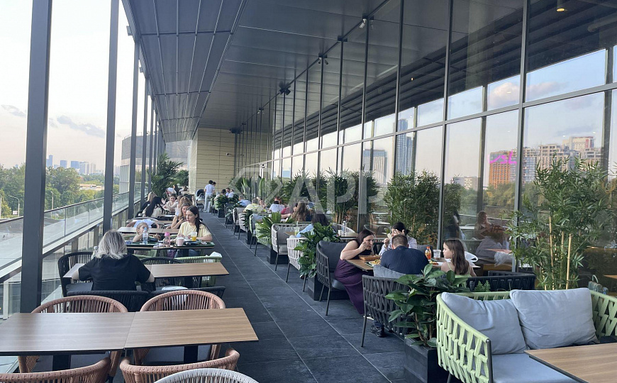 ТРЦ "Ботаника", корнеры от 16,5м2 на фуд-молле  фото