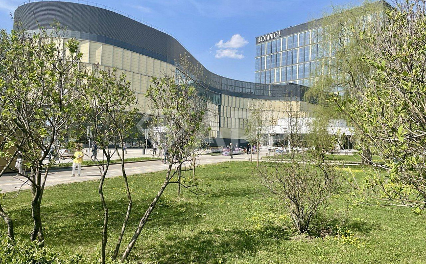 ТРЦ "Ботаника", корнеры от 16,5м2 на фуд-молле  фото