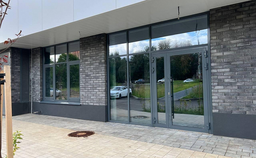 Аренда помещения свободного назначения, 1 линия, высокий трафик фото