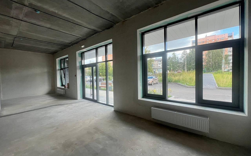 Аренда помещения свободного назначения, 1 линия, высокий трафик фото