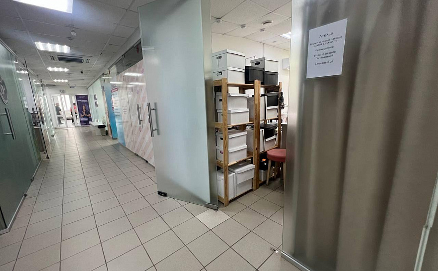 Торговые/офисные помещения, 600-1200 м²  в Торговом центре. фото