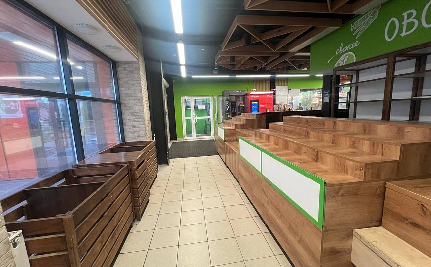 Торговые/офисные помещения, 600-1200 м²  в Торговом центре. фото