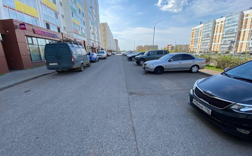 Сдается помещение (67 кв м + 33 кв м) свободного назначения на первой линии. фото