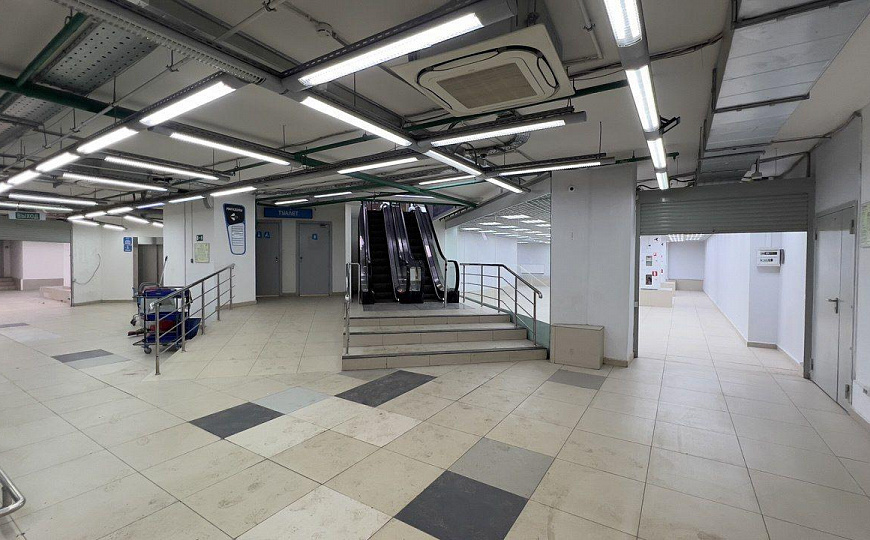 Помещение в крупном ТЦ от 100 до  880 кв.м. фото