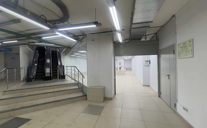 Помещение в крупном ТЦ от 100 до  880 кв.м. фото