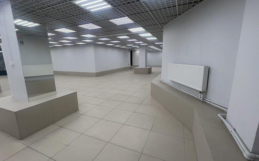 Помещение в крупном ТЦ от 100 до  880 кв.м. фото