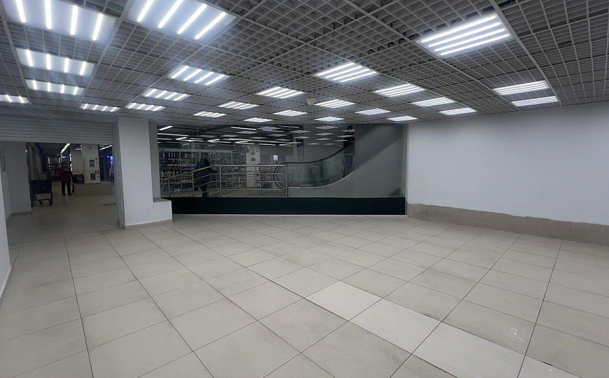 Помещение в крупном ТЦ от 100 до  880 кв.м. фото