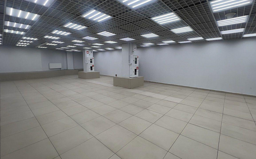 Помещение в крупном ТЦ от 100 до  880 кв.м. фото