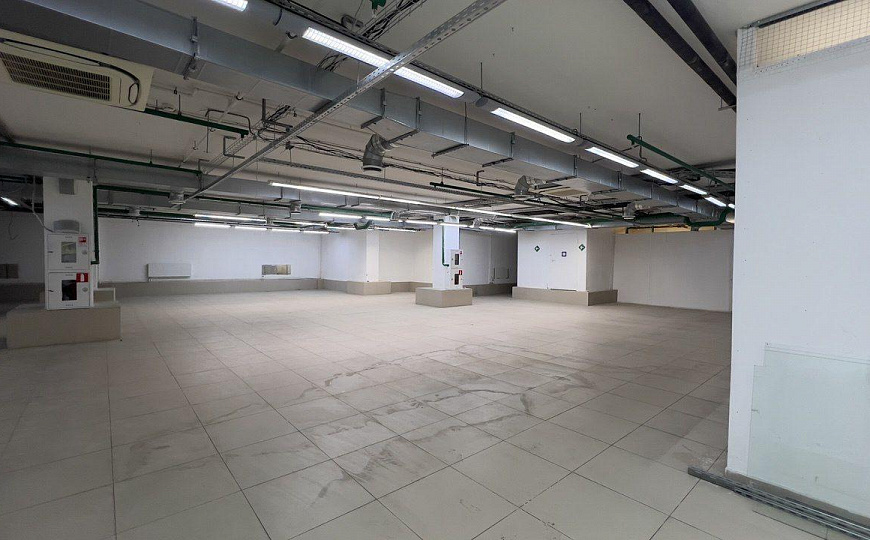 Помещение в крупном ТЦ от 100 до  880 кв.м. фото