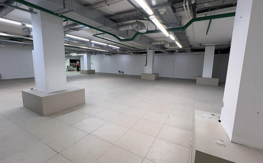 Помещение в крупном ТЦ от 100 до  880 кв.м. фото