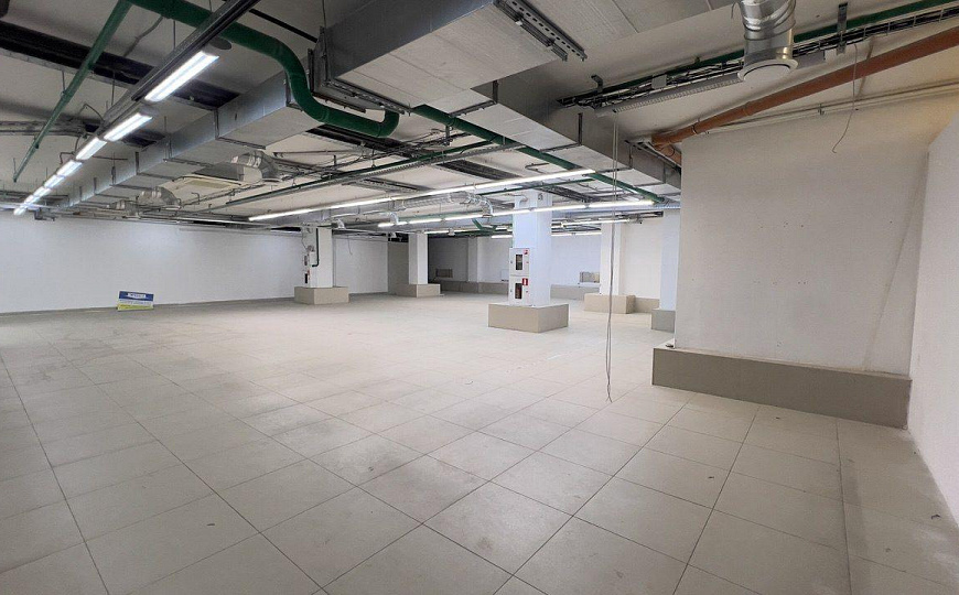 Помещение в крупном ТЦ от 100 до  880 кв.м. фото