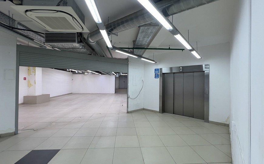 Помещение в крупном ТЦ от 100 до  880 кв.м. фото