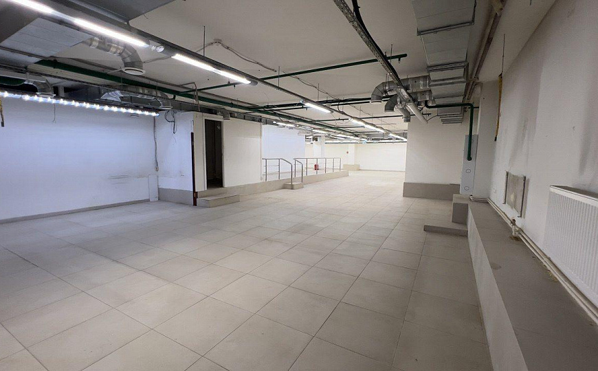 Помещение в крупном ТЦ от 100 до  880 кв.м. фото