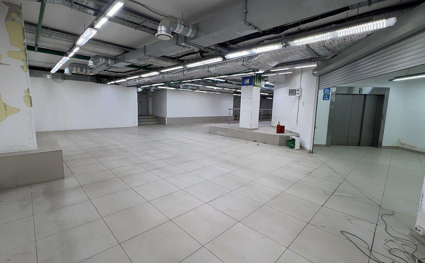 Помещение в крупном ТЦ от 100 до  880 кв.м. фото