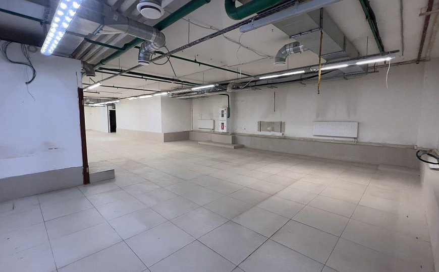 Помещение в крупном ТЦ от 100 до  880 кв.м. фото