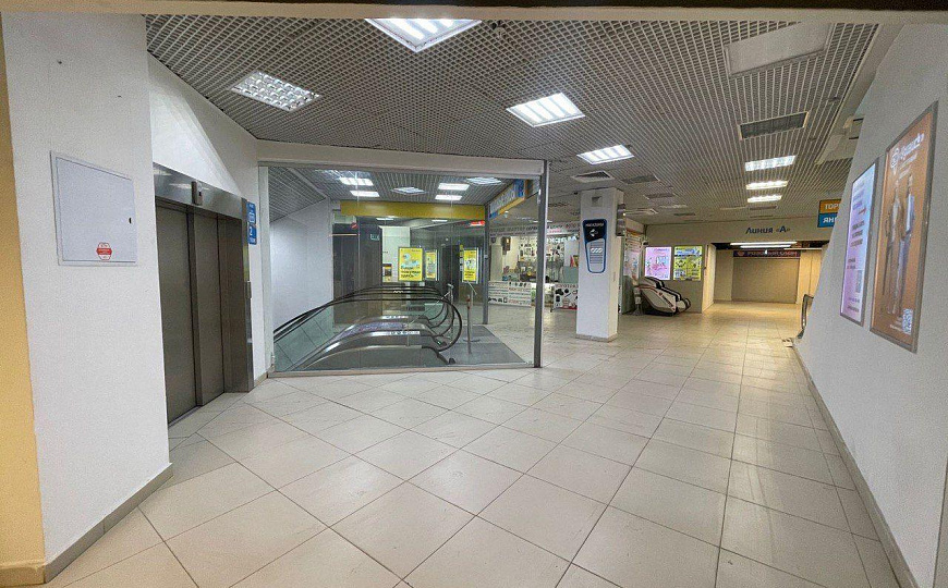 Помещение в крупном ТЦ 1500м фото