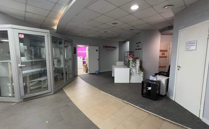 Сдам остров, 15 м² в оживленном торговом центре  фото