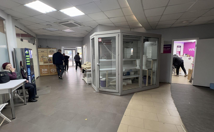 Сдам остров, 15 м² в оживленном торговом центре  фото