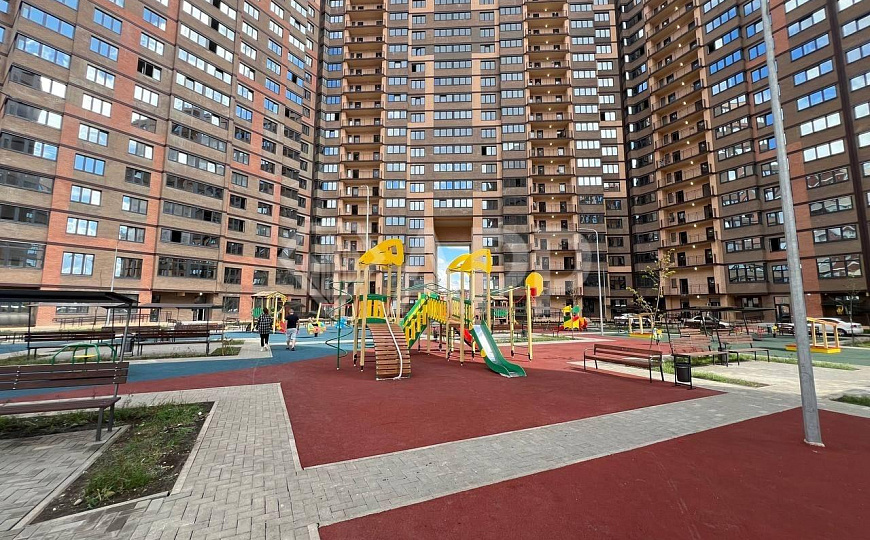 Продаю торговое помещение, 98,3 м² фото