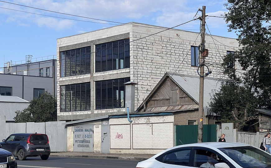 Здание 750м2 на первой линии с пешеходным трафиком фото