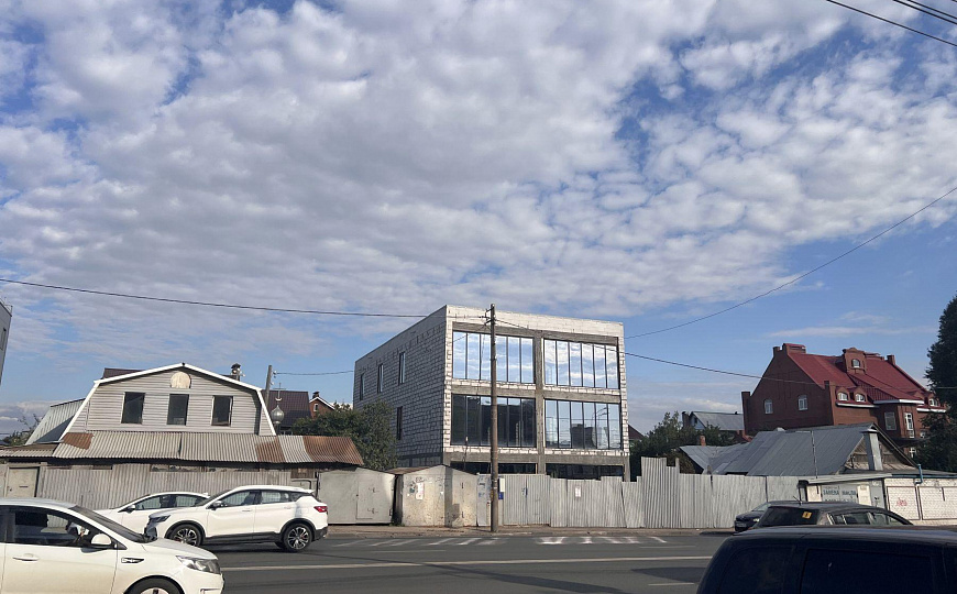 Здание 750м2 на первой линии с пешеходным трафиком фото