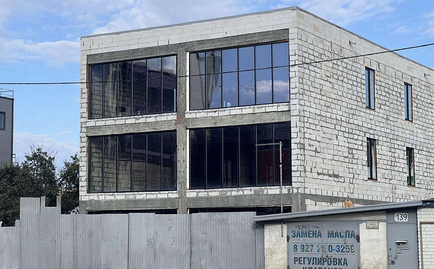 Здание 750м2 на первой линии с пешеходным трафиком фото