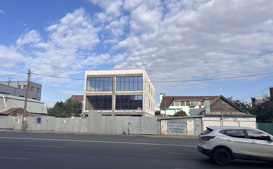 Здание 750м2 на первой линии с пешеходным трафиком фото