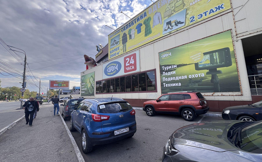 Здание 750м2 на первой линии с пешеходным трафиком фото