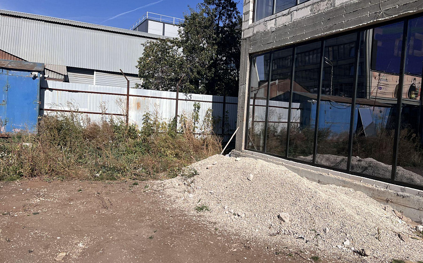 Здание 750м2 на первой линии с пешеходным трафиком фото