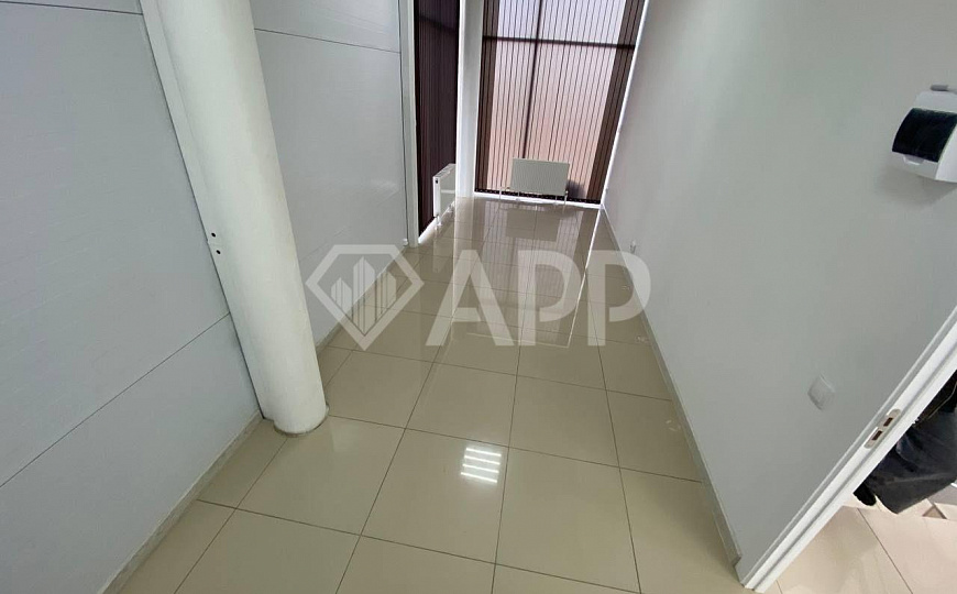 Сдаются помещения (16, 25, 43 кв.м) свободного назначения с парковкой в удобной локации фото