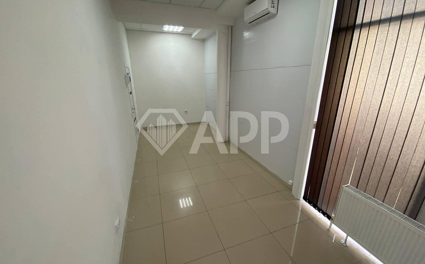 Сдаются помещения (16, 25, 43 кв.м) свободного назначения с парковкой в удобной локации фото