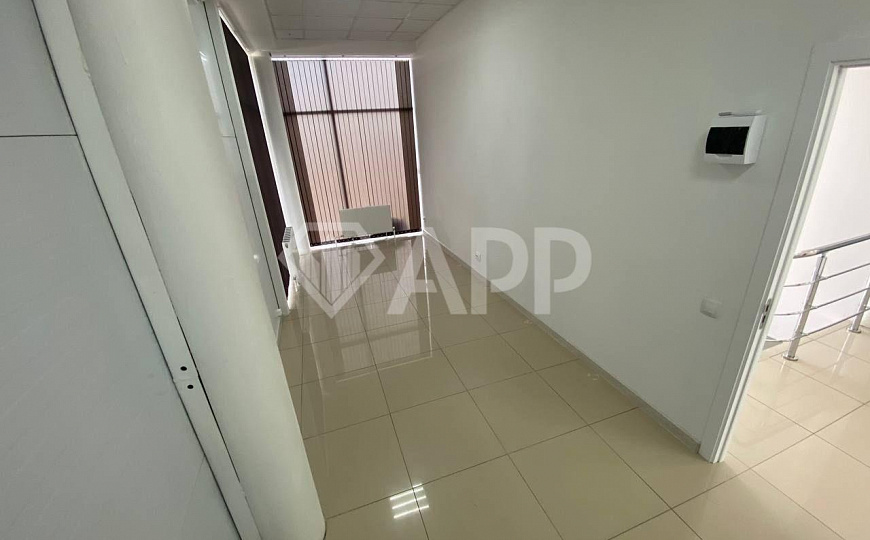 Сдаются помещения (16, 25, 43 кв.м) свободного назначения с парковкой в удобной локации фото