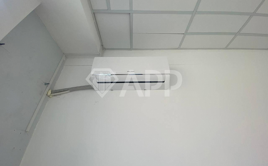 Сдаются помещения (16, 25, 43 кв.м) свободного назначения с парковкой в удобной локации фото