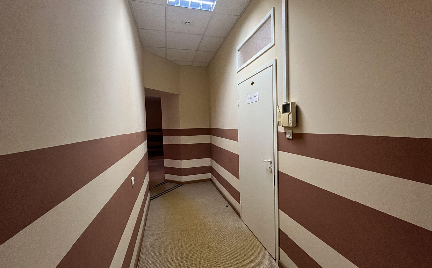 Универсальное помещение 349 м2 фото