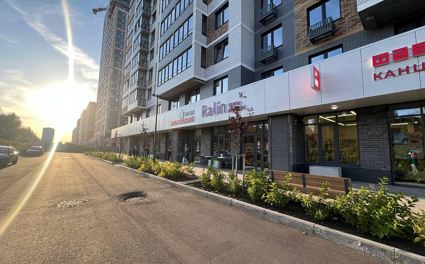 Аренда. Помещение свободного назначения с высоким трафиком, 108 кв.м. фото