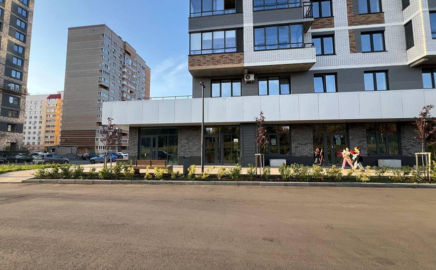 Аренда. Помещение свободного назначения с высоким трафиком, 108 кв.м. фото