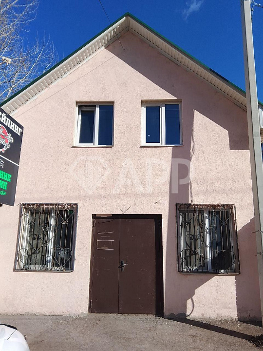 Продается отдельно стоящее здание с двумя входами: основной и запасной, вход на 2этаж отдельный со д фото