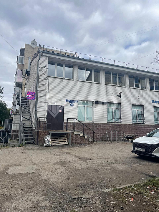 Здание в жилом массиве с арендаторами, 980 м2 фото