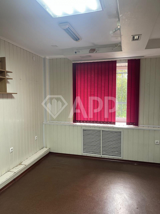 Здание в жилом массиве с арендаторами, 980 м2 фото