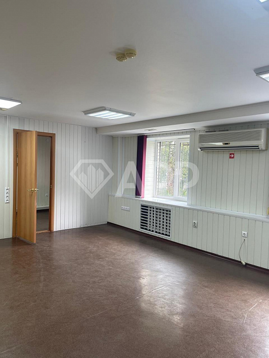 Здание в жилом массиве с арендаторами, 980 м2 фото