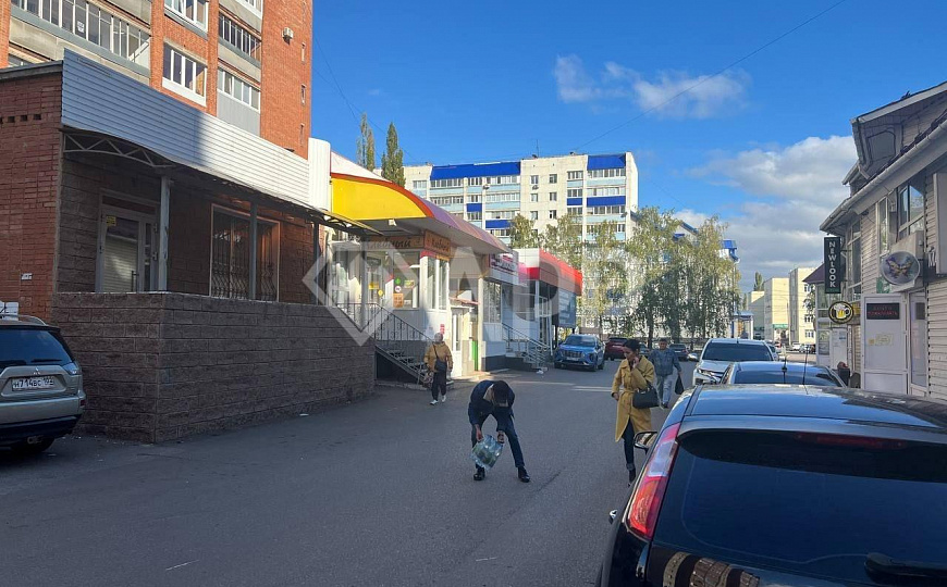 Помещение с высоким пешеходным трафиком фото