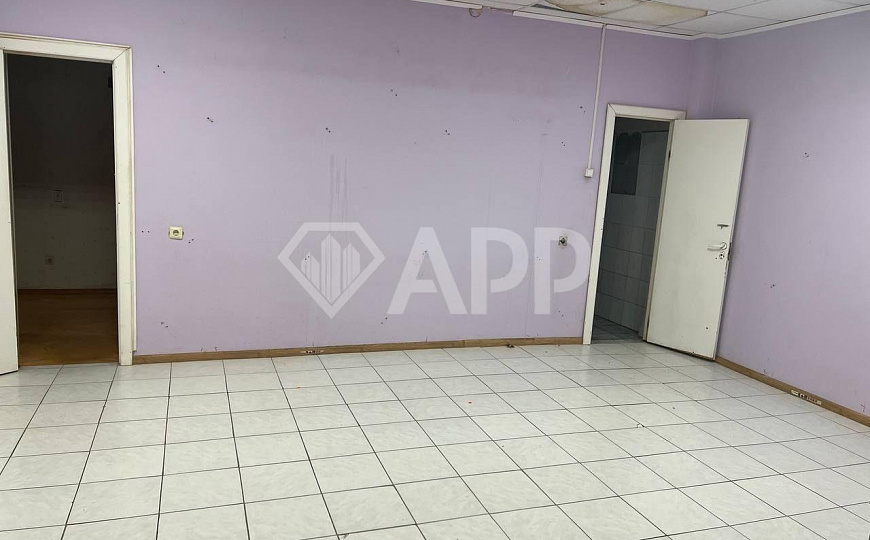 Помещение с высоким пешеходным трафиком фото